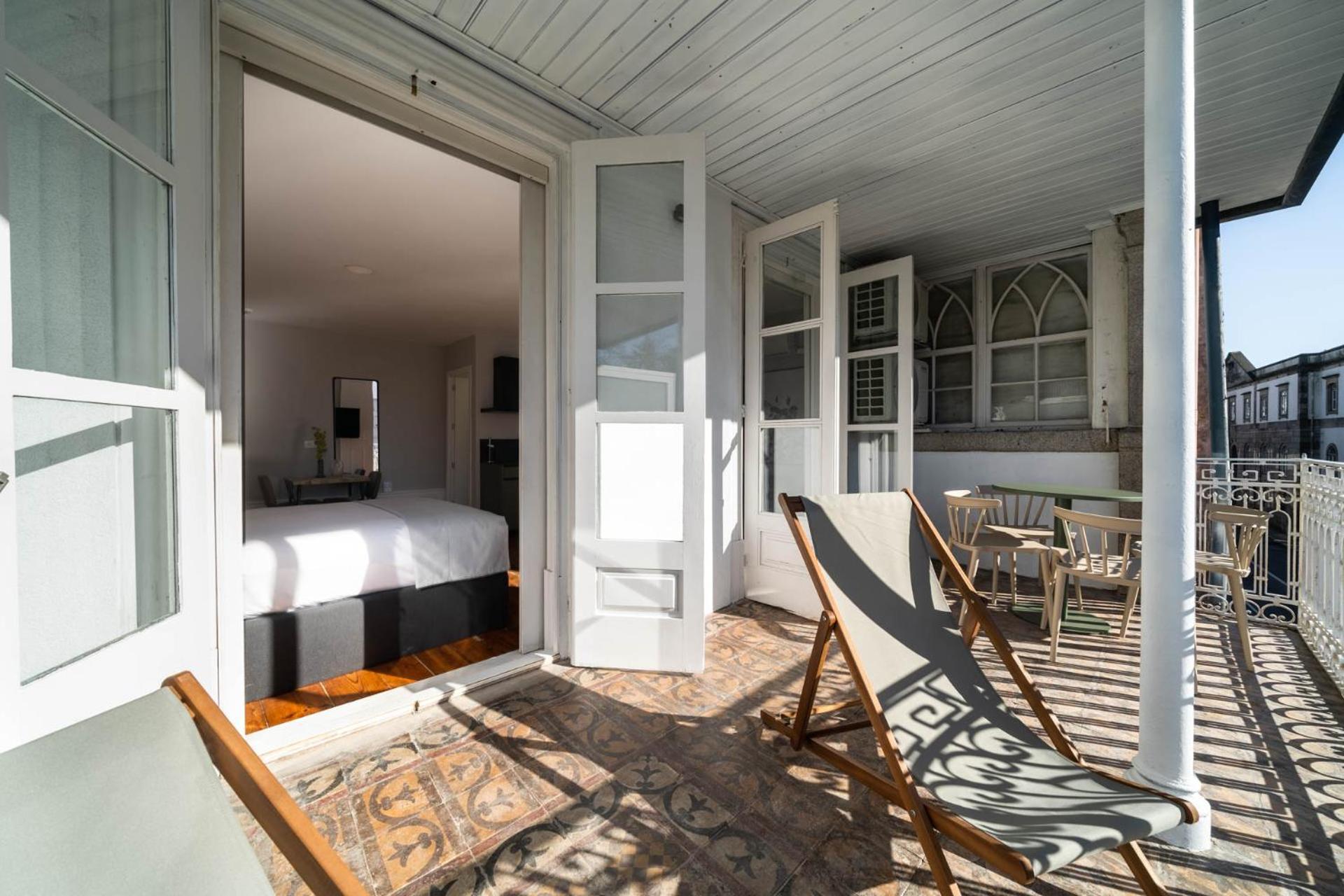 Limehome Porto Rua De Dom Manuel II Exterior photo