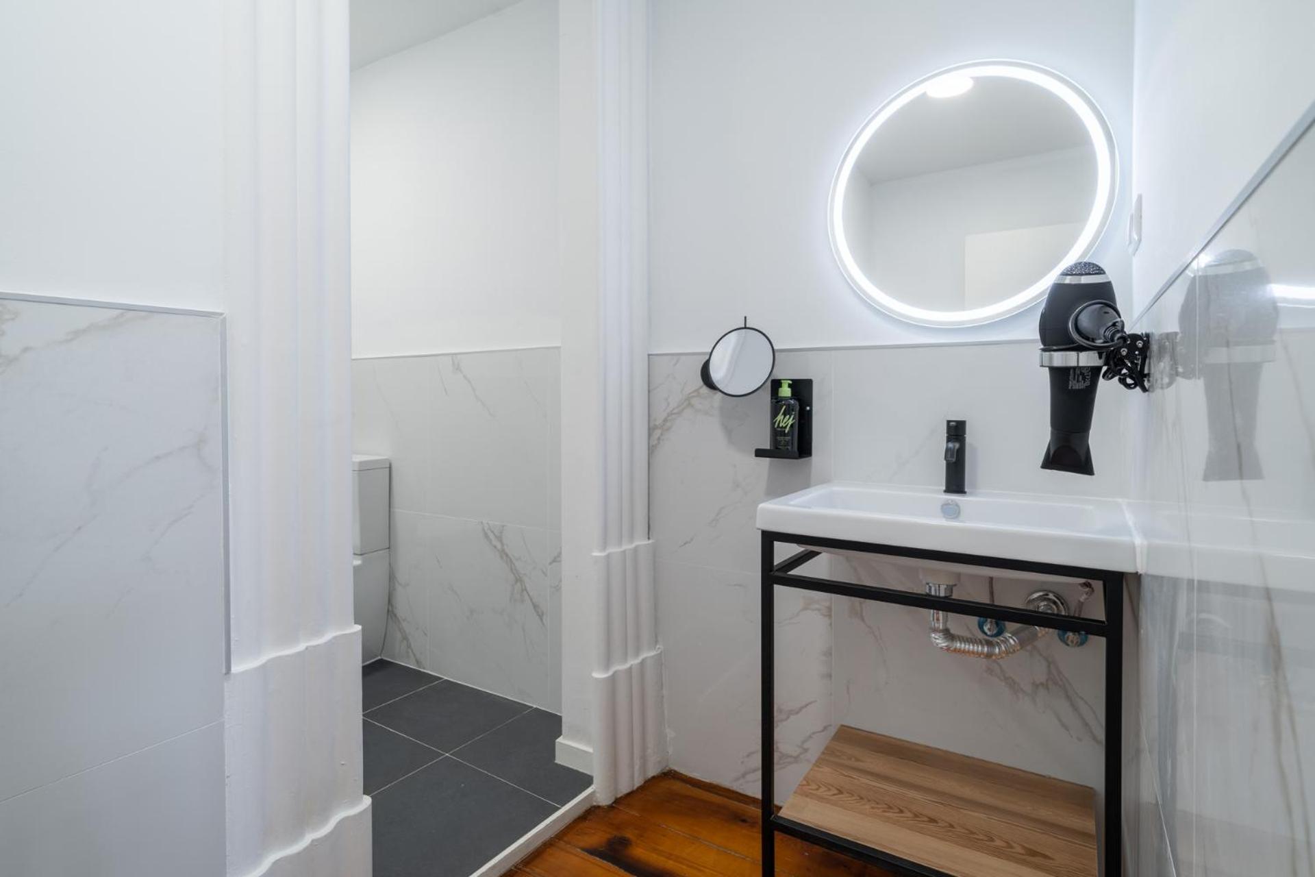 Limehome Porto Rua De Dom Manuel II Room photo